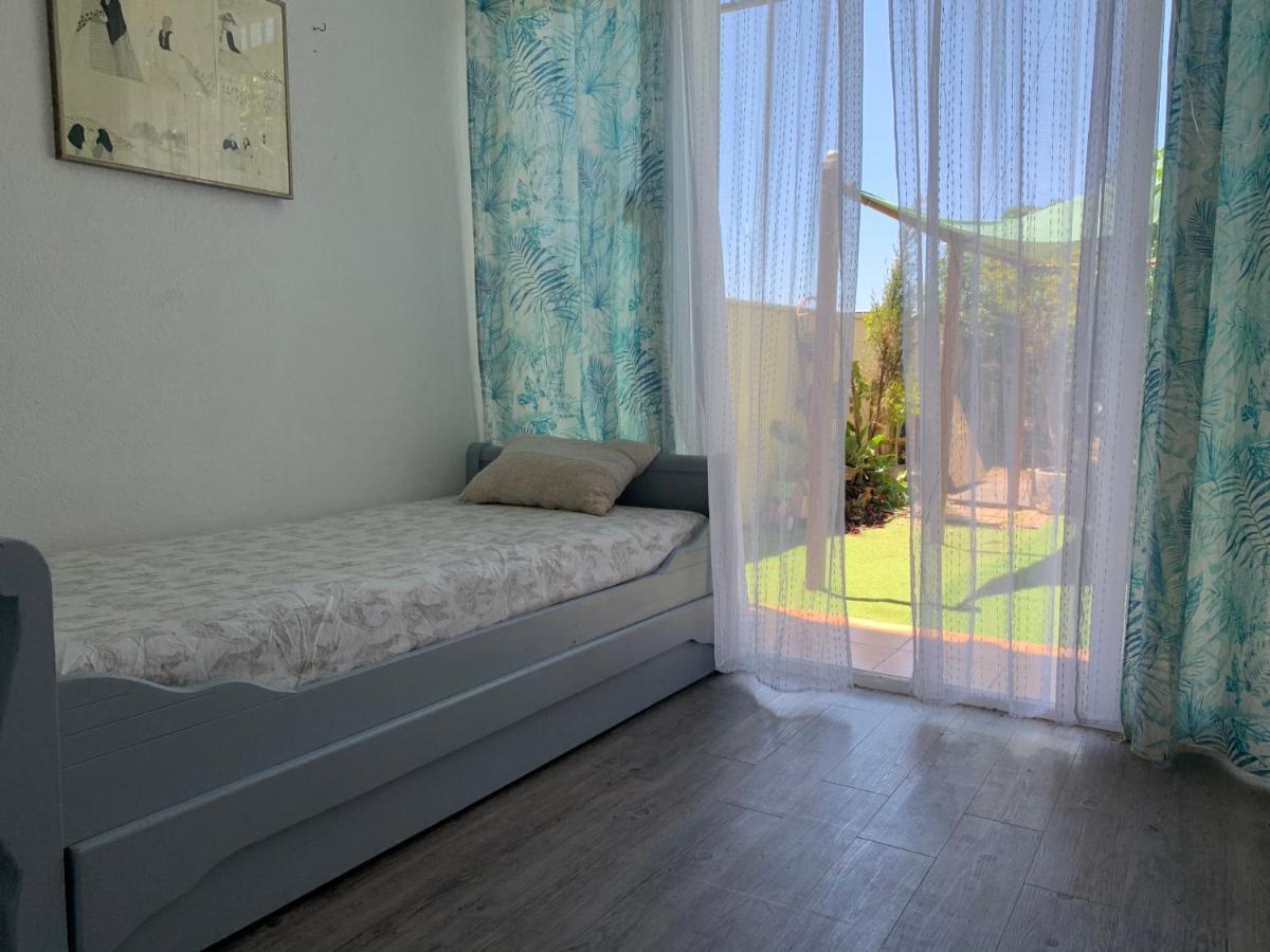 Apartamento Con Jardin Y Piscina En El Faro De Calaburras ลากาลาเดมิฮาส ภายนอก รูปภาพ